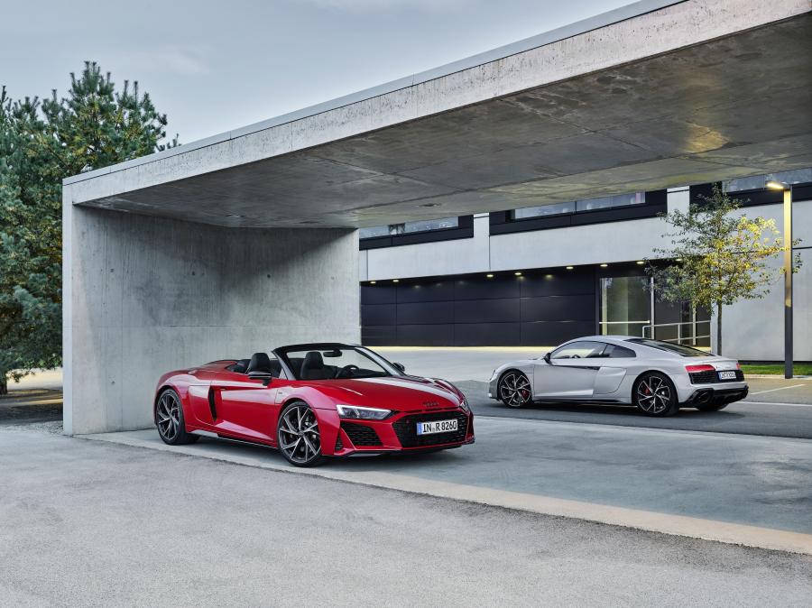  Audi R8 V10 RWD Coupe 2019 года  (WW) (фото 33 из 34)